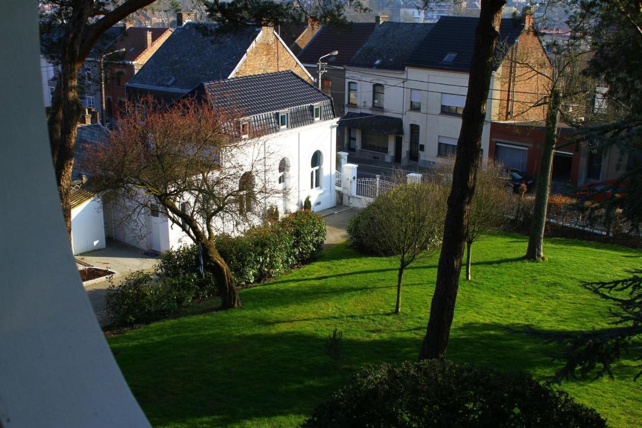Gîte de la Conciergerie du Cheval Blanc Luttre Exterior foto