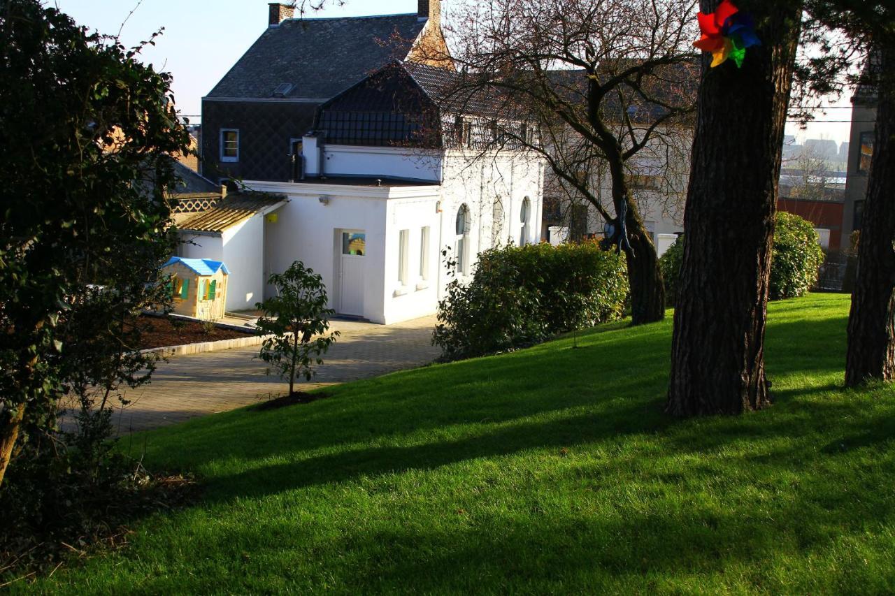 Gîte de la Conciergerie du Cheval Blanc Luttre Exterior foto